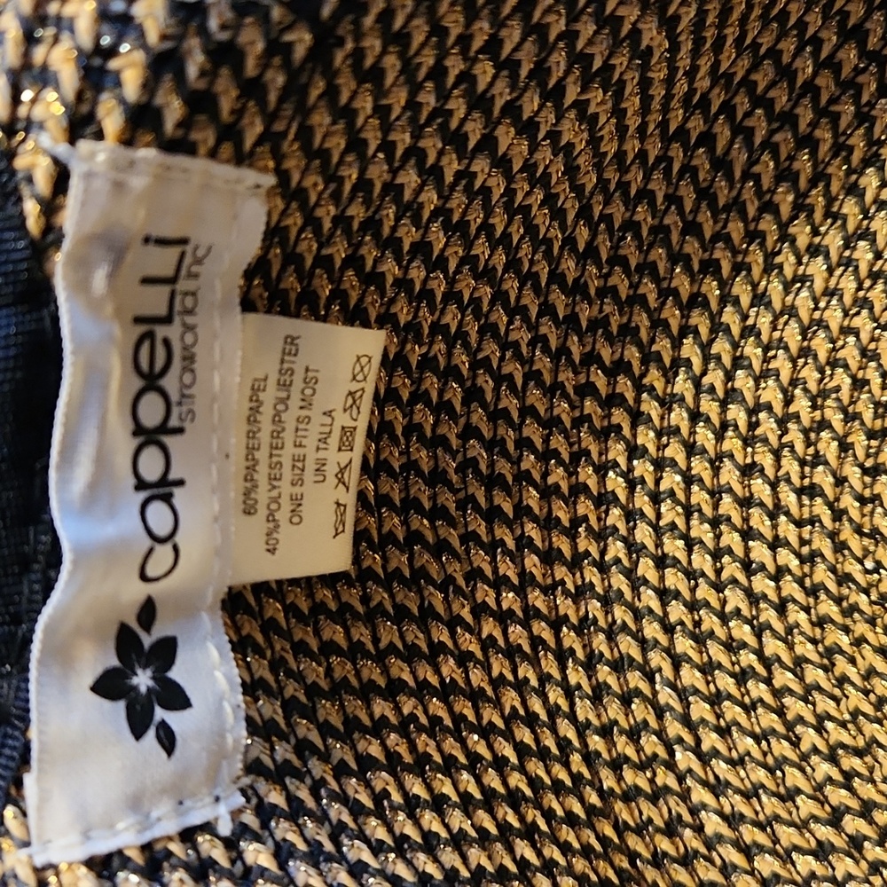 Woman's pattern hat - Picture 5 of 7